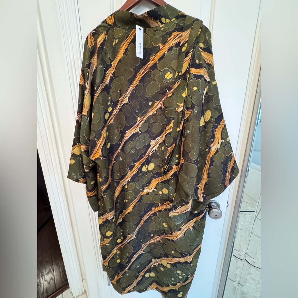 Hotel St Vincent Marbled Silk Robe